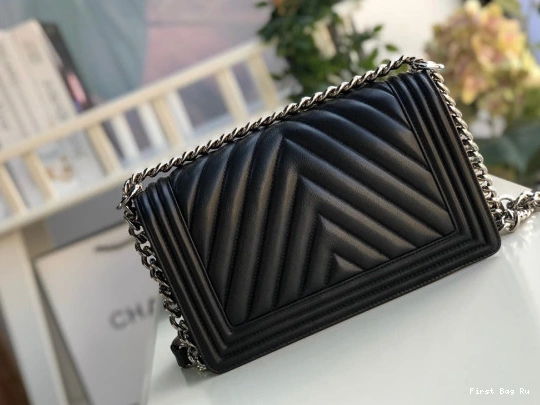 First Bag Ru BOY BAG 25CM 20CM CHANEL 0717